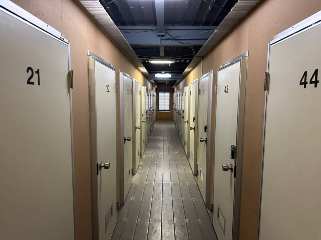 ハローストレージ足立西新井 内観