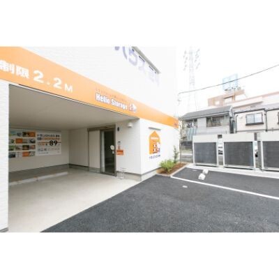 ハローストレージ綾瀬 敷地内駐車場