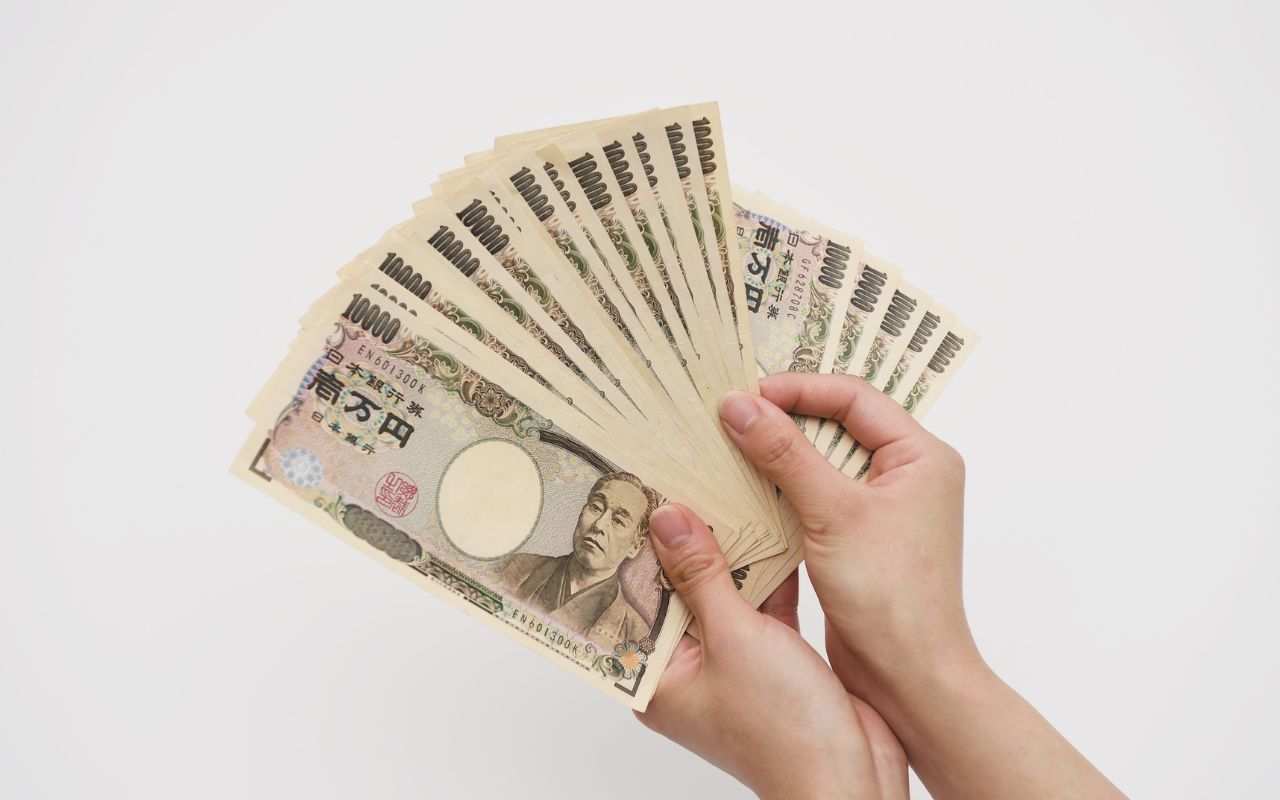 100万円で始めるなら無人型・仕組み型が現実的